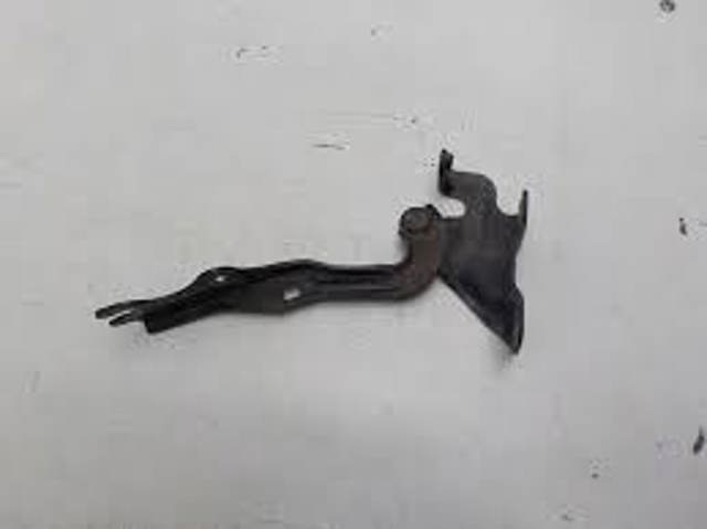 Завеса капота правая EG2152410B MAZDA