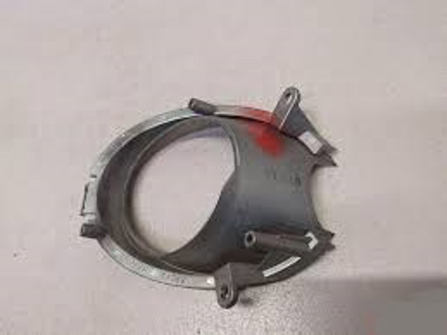 Оправа противотуманки EHY150C22 MAZDA