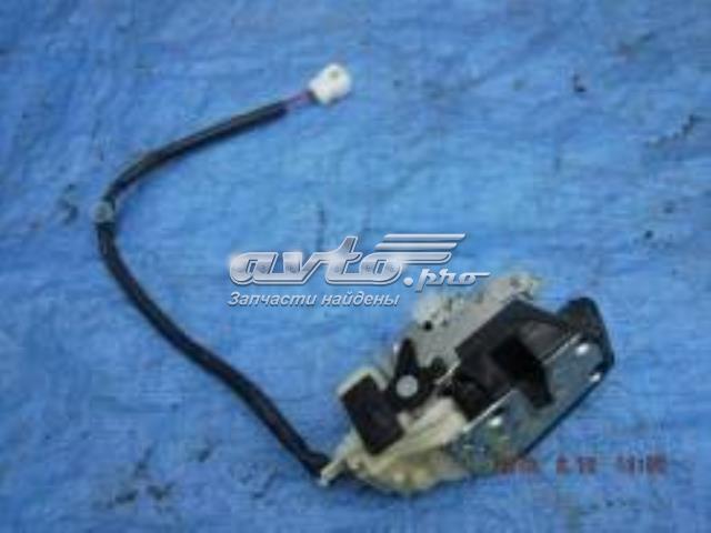Замок задней правой двери  GE6V72310B MAZDA