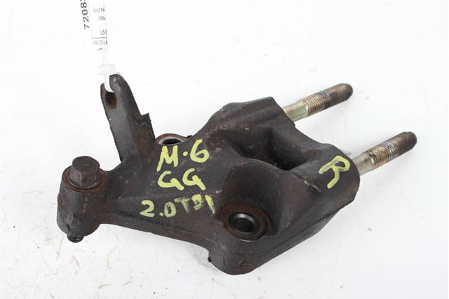 Кронштейн подушки (опоры) двигателя, правой GJ5F39030 MAZDA