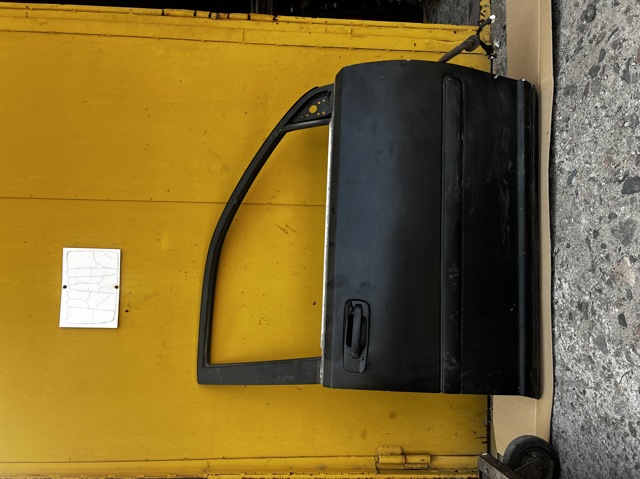 Пассажирская передняя дверь H01008H7MM NISSAN