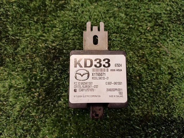 Датчик бесключевого доступа двери (приемник ключа) KD33675D4 MAZDA