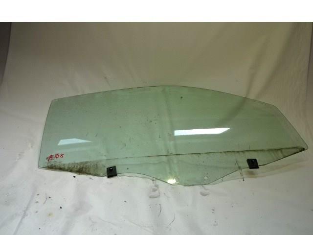 Стекло двери передней правой Q0004672V013C41A00 MERCEDES