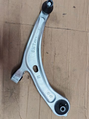 Рычаг передней подвески нижний, правый 545005MP0A NISSAN