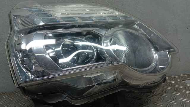 NISSAN 260103UF2A Правая фара в наличии Полтава