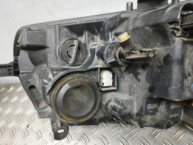260105871R RENAULT Правая фара купить в Сумы