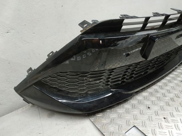 53102YP030 TOYOTA Решетка бампера переднего нижняя купить в Ирпень