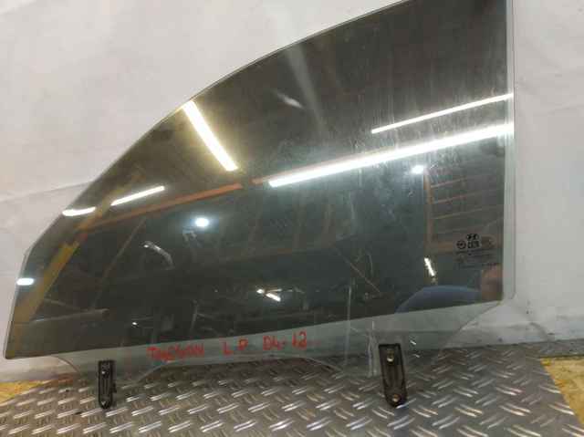 824102E030 Стекло двери передней левой купить Полтава
