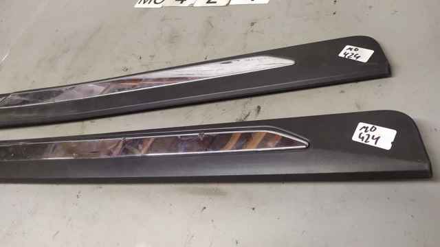 NISSAN 828766FR0A Молдинг двери задней правой нижний в наличии Винница