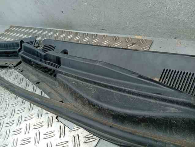 HYUNDAI 861502F002 Водосток лобового стекла, жабо в наличии Днепр