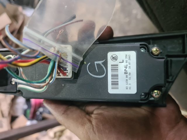 BP4L66350 MAZDA Кнопочный блок управления стеклоподъемником передний левый купить в Кривой Рог