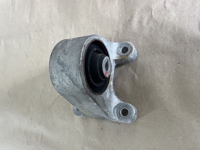 Передняя опора двигателя 218C0GI000 HYUNDAI
