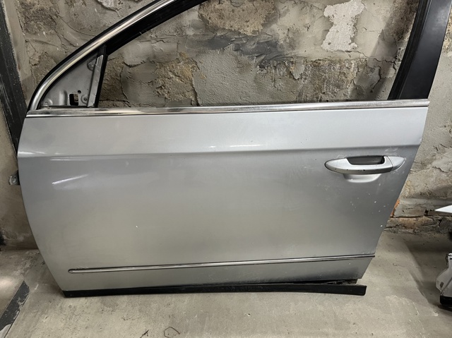 Передняя левая дверь Volkswagen Passat B6