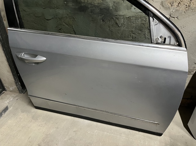 Пассажирская передняя дверь 3C4831056J VAG