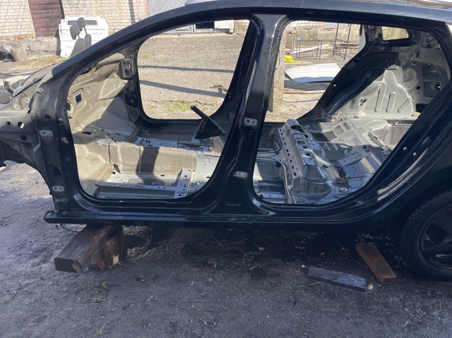 764613078R RENAULT Порог внешний левый купить в Ужгород