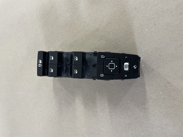 Кнопки переднего левого стеклоподъемника 93571CV380 HYUNDAI