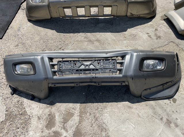 MITSUBISHI MR508248 Передний бампер в наличии Винница