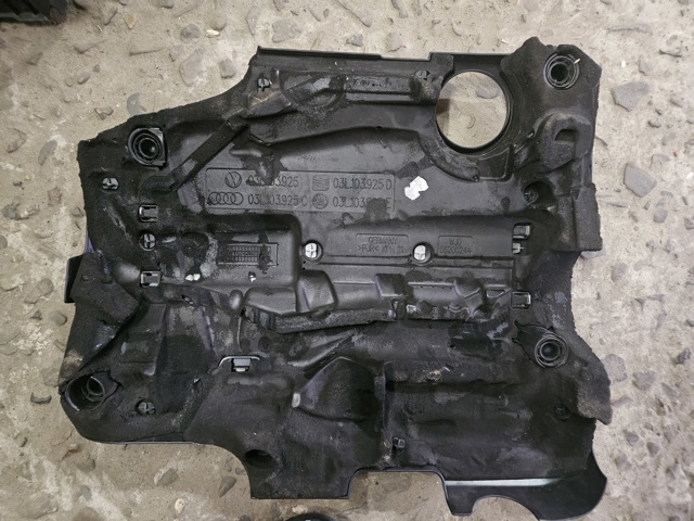 VAG 03L103925C Крышка двигателя в наличии Киев