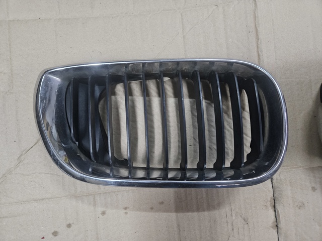 Решетка радиатора правая 511370305490 BMW