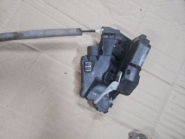51217011244 BMW Замок передней правой двери купить в Ужгород