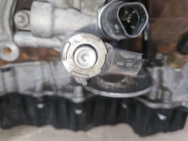 FORD 9807594380 Корпус масляного фильтра в наличии Ирпень