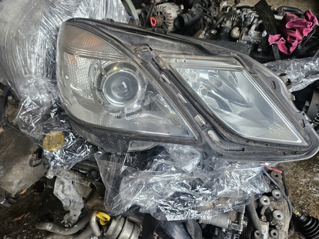 Фара основная правая A2128208261 MERCEDES