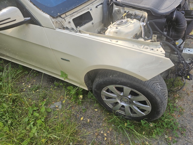 Боковая часть передняя правая A2128801218 MERCEDES