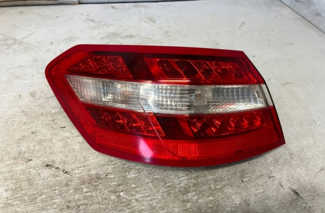 Фонарь задний A2129066601 MERCEDES
