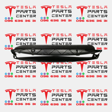 Центральная решетка переднего бампера 105784700E TESLA