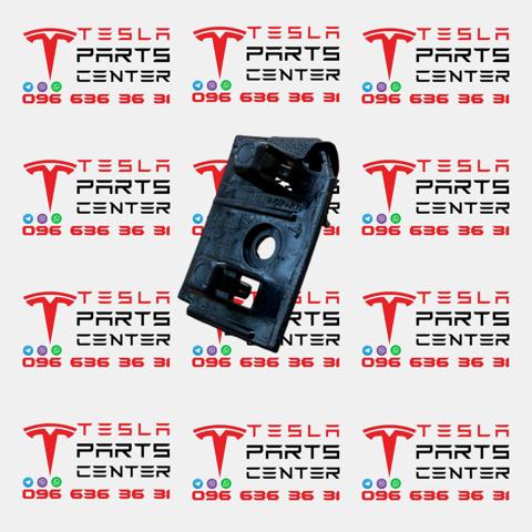 Кронштейн бампера переднего, левый 108417100F TESLA