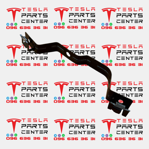 Кронштейн бампера переднего, внешний левый 110454000B TESLA