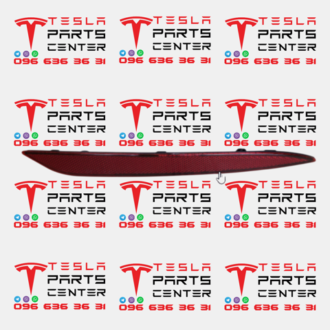 Правый катафот бампера 600770600D Tesla Model