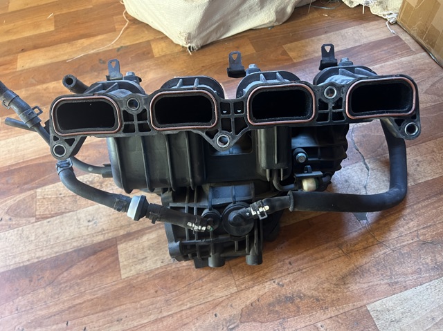 283102G900 HYUNDAI Коллектор впускной купить в Ирпень