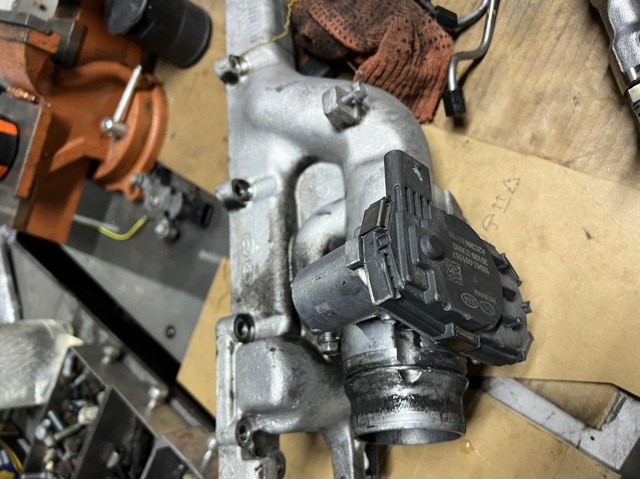 351002U000 HYUNDAI Дроссельная заслонка в сборе купить в Ужгород