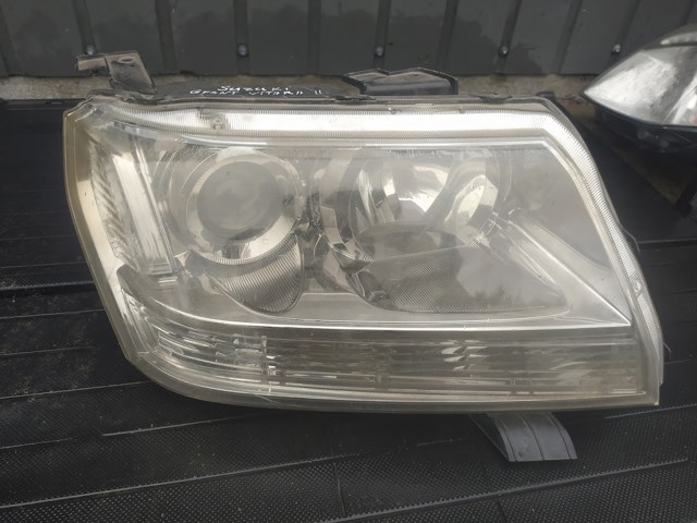 SUZUKI 3512065J41 Правая фара в наличии Львов