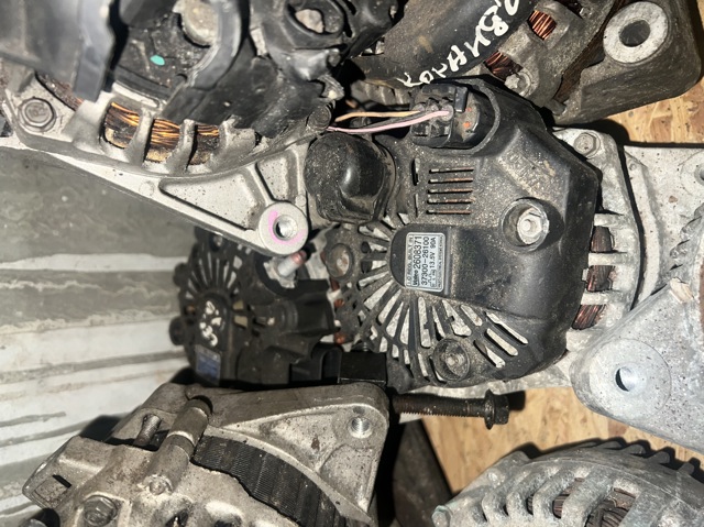 HYUNDAI 3730026100 Генератор в наличии Чернигов