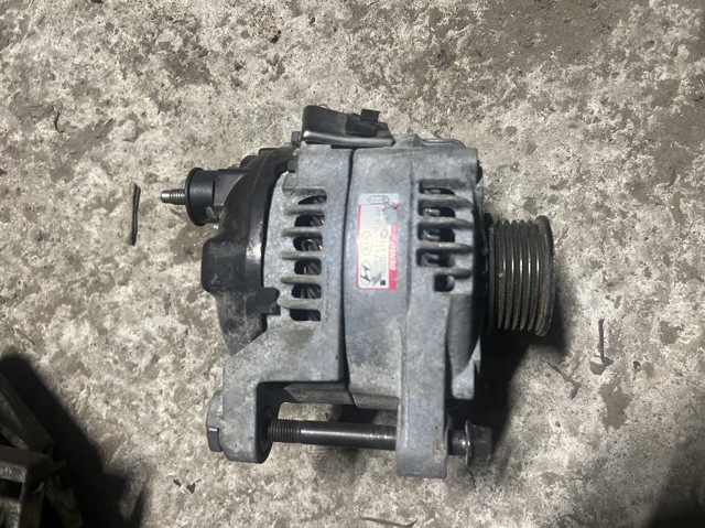 Автомобильный генератор 373002G061 HYUNDAI