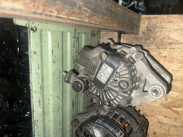 Генератор 373004A700 HYUNDAI