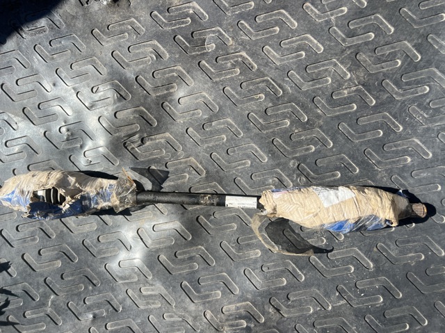 HYUNDAI 496012Y010 Полуось задняя правая в наличии Павлоград
