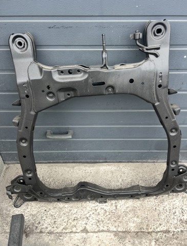 Подрамник передней подвески 624002P050 HYUNDAI