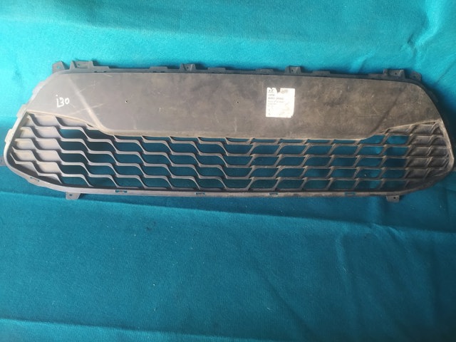 Решетка переднего бампера 865612R500 HYUNDAI