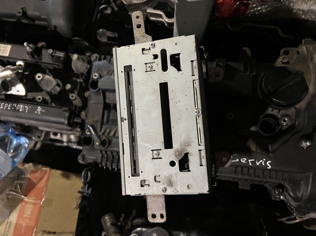 MITSUBISHI 8701A112 Магнитола (радио AM/FM) в наличии Полтава