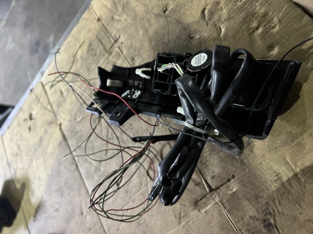 HYUNDAI 933104Y000 в наличии Ровно