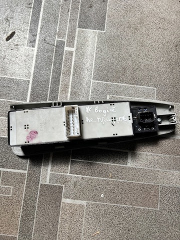 935702F200 HYUNDAI купить в Полтава