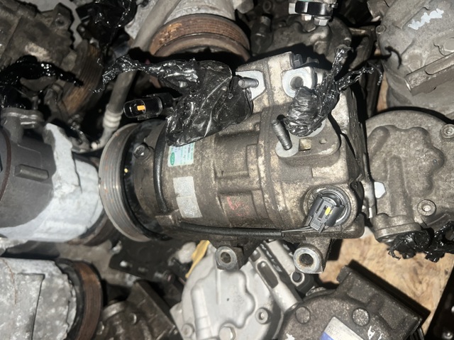 977011U500 HYUNDAI Компрессор кондиционера купить в Хмельницкий
