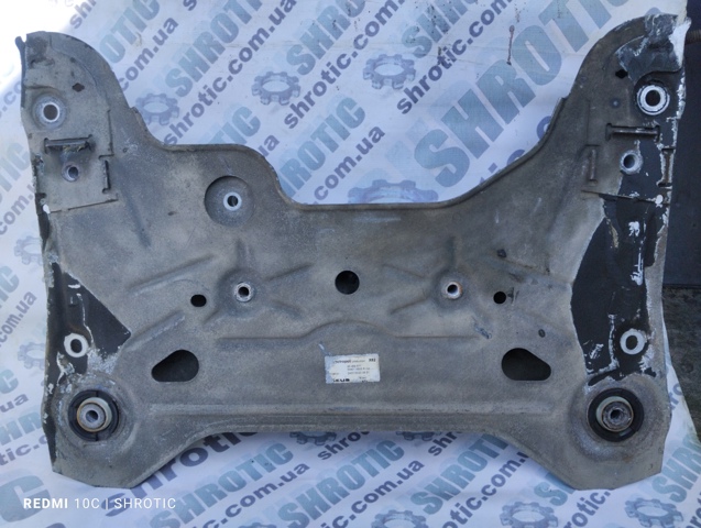 RENAULT 8200415900 Балка передней подвески (подрамник) в наличии Украина
