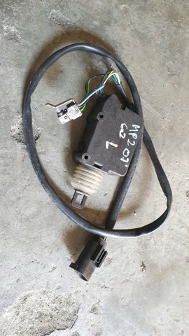 MERCEDES 0007205535 Замок водительской двери в наличии Киев