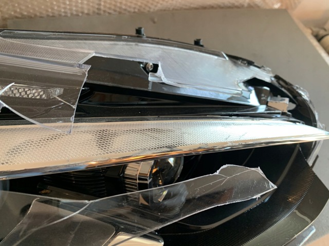 Фара передняя правая 0301048312 FORD
