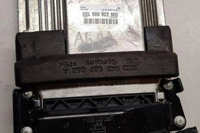 03L906022MG VAG Модуль управления (ЭБУ) двигателем купить в Днепр