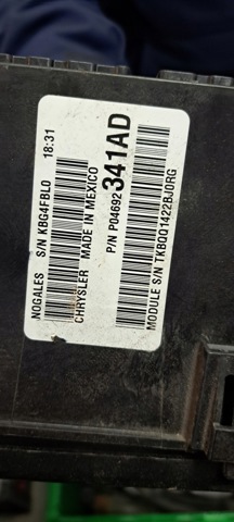 CHRYSLER 04692341AD Блок предохранителей в наличии Тернополь